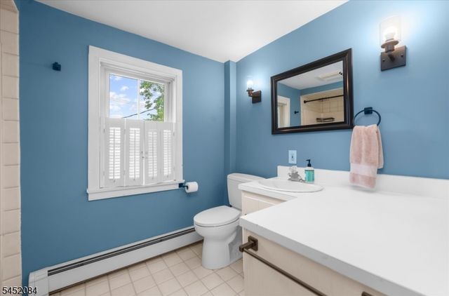 47 Main St, Califon Boro, NJ 07830