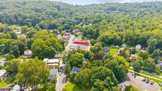 47 Main St, Califon Boro, NJ 07830