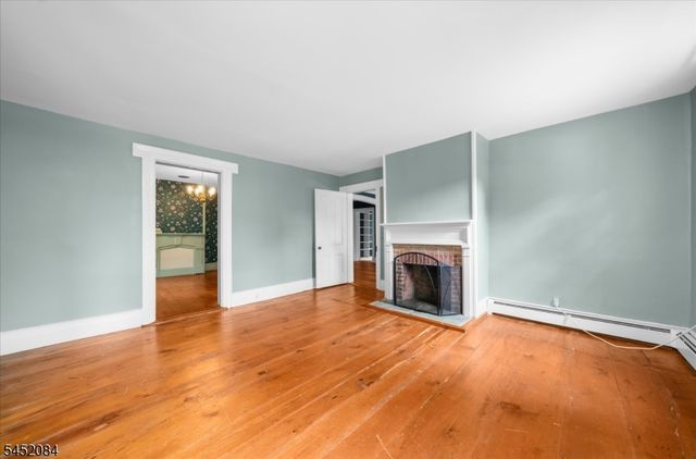 47 Main St, Califon Boro, NJ 07830