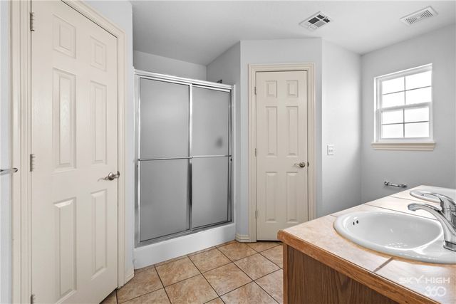 1002 Applewood Circle, Centerton, AR 72719