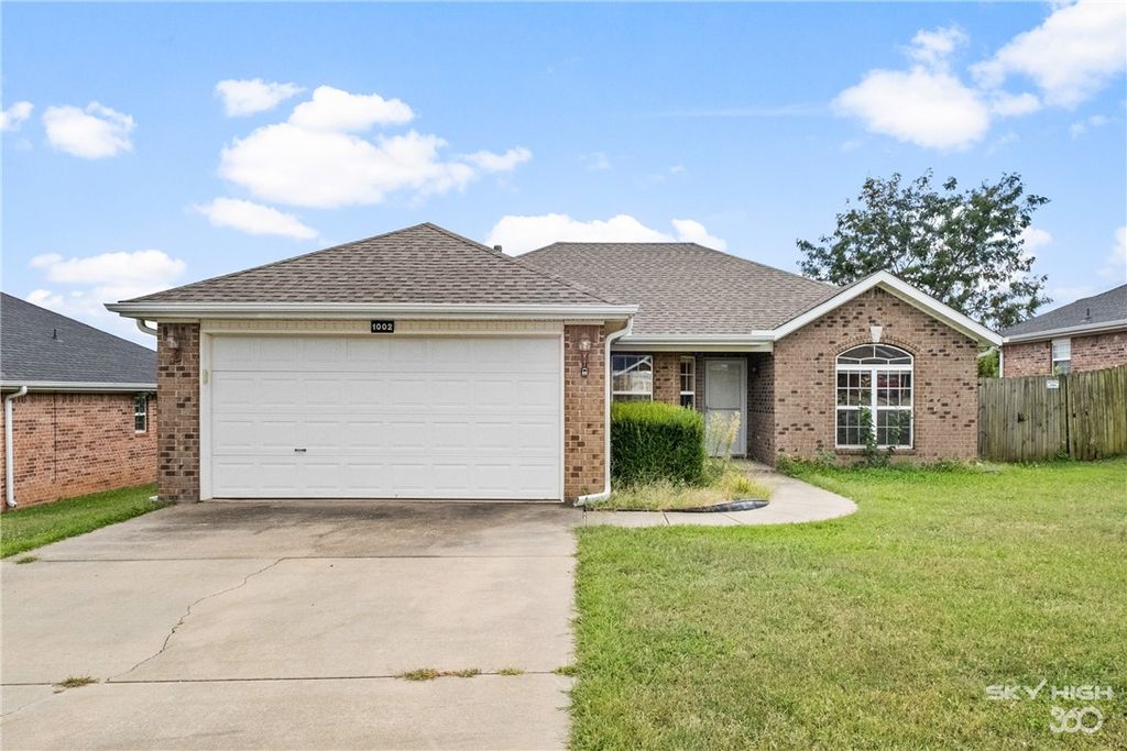 1002 Applewood Circle, Centerton, AR 72719