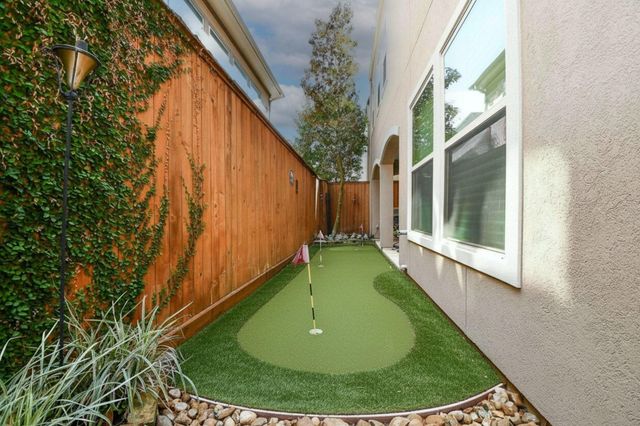 618 Yellow Tulip Trail, Houston, TX 77079