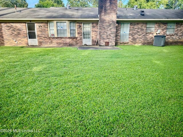 321 Sharon Hills Drive, Jackson, MS 39212