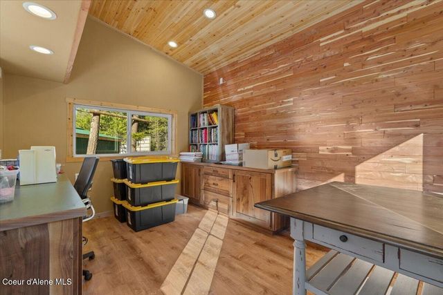 517 Songbird WAY, Spirit Lake, ID 83869