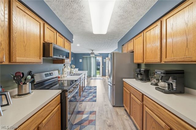 8294 Turquoise Avenue NE, Canton, OH 44721