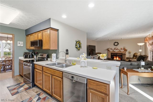 8294 Turquoise Avenue NE, Canton, OH 44721