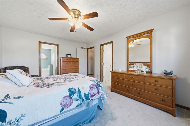 8294 Turquoise Avenue NE, Canton, OH 44721