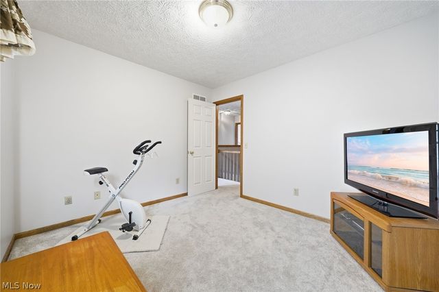 8294 Turquoise Avenue NE, Canton, OH 44721