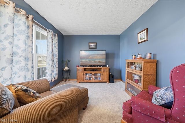 8294 Turquoise Avenue NE, Canton, OH 44721