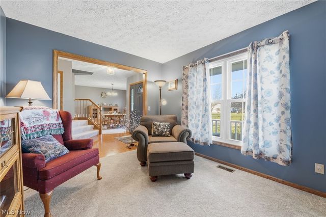 8294 Turquoise Avenue NE, Canton, OH 44721