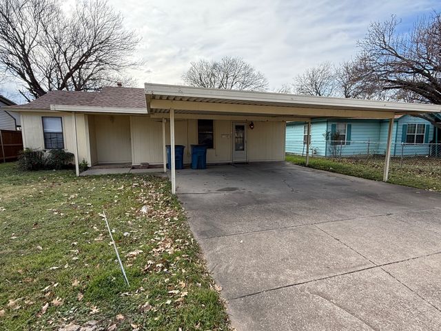 1664 Fagan Drive, Blue Mound, TX 76131