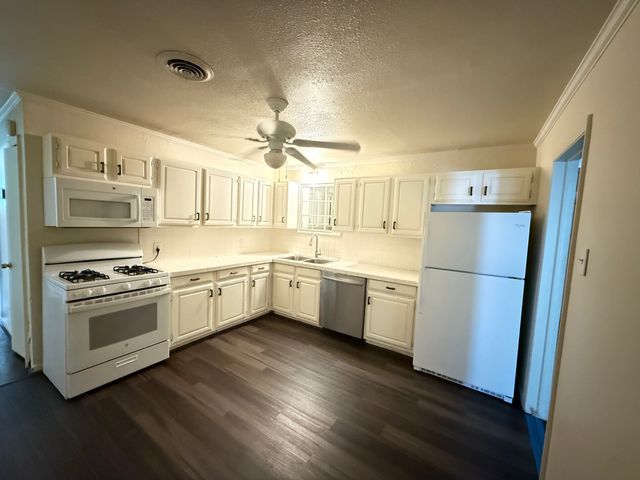 1664 Fagan Drive, Blue Mound, TX 76131