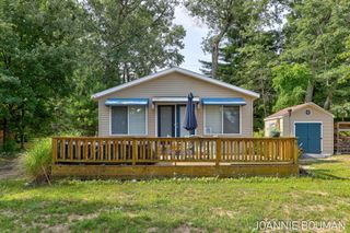 8286 W Pine Grove Beach Drive, Lake Twp, MI 49304