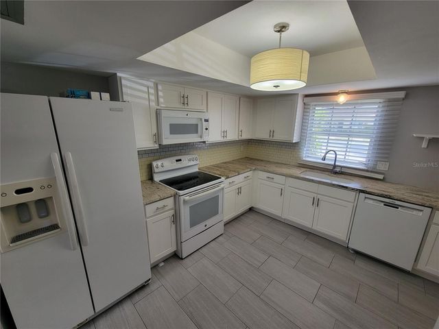 1657 S LAKE AVENUE 3, Clearwater, FL 33756