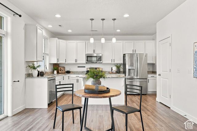 1932 W PARKVIEW DR, Syracuse, UT 84075