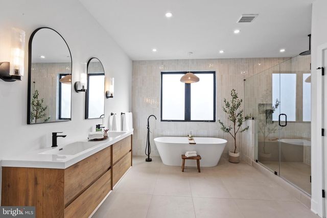 1210A E FLETCHER ST, Philadelphia, PA 19125