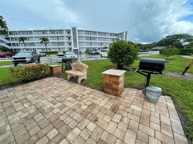 139 Oakridge J 139, Deerfield Beach, FL 33442