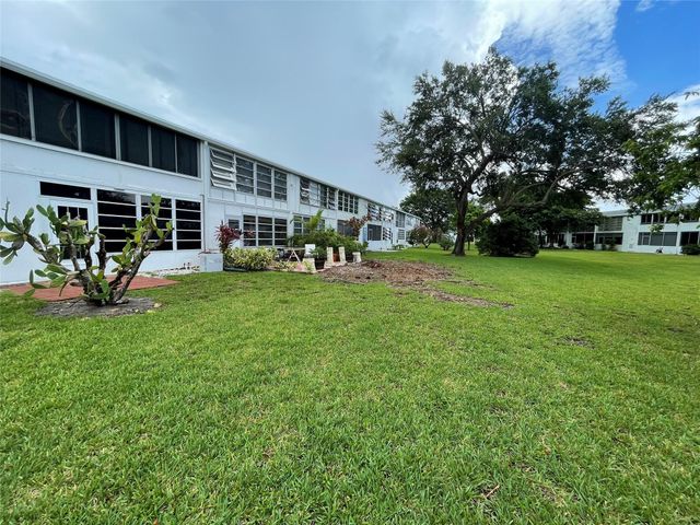 139 Oakridge J 139, Deerfield Beach, FL 33442