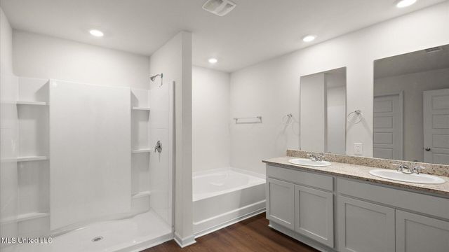 220 Raulston Drive, Byram, MS 39272