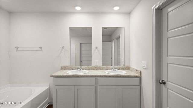 220 Raulston Drive, Byram, MS 39272