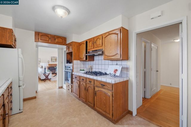 1021 Ulfinian Way, Martinez, CA 94553