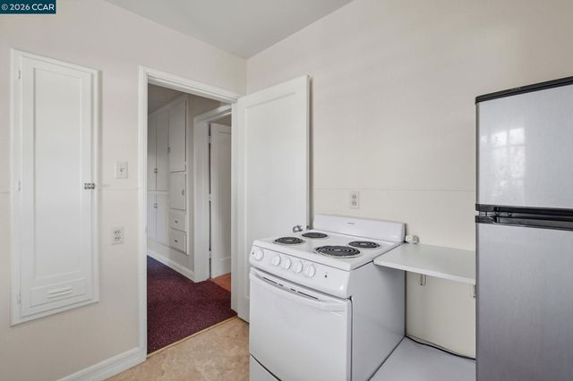 1021 Ulfinian Way, Martinez, CA 94553