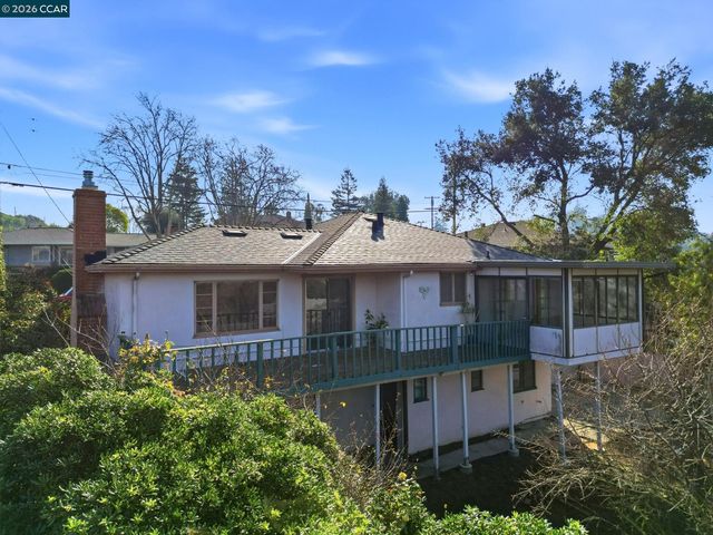 1021 Ulfinian Way, Martinez, CA 94553