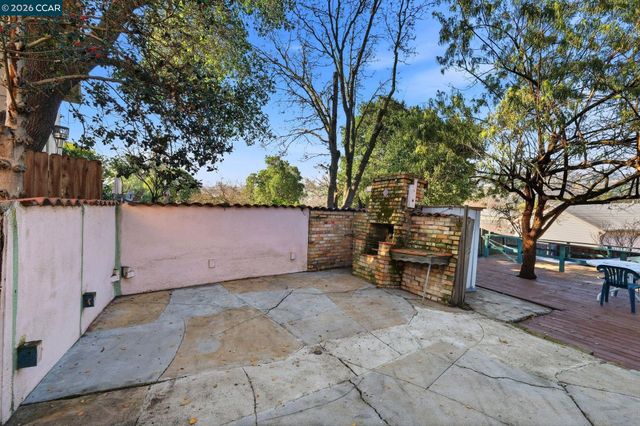 1021 Ulfinian Way, Martinez, CA 94553