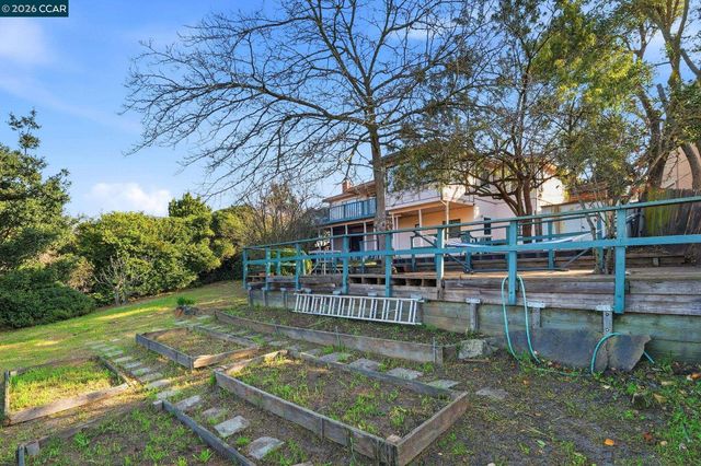 1021 Ulfinian Way, Martinez, CA 94553