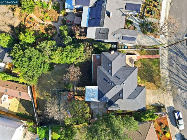 1021 Ulfinian Way, Martinez, CA 94553