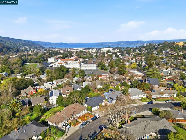 1021 Ulfinian Way, Martinez, CA 94553