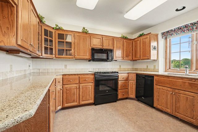 9112 Bluff Lake Street, Zeeland, MI 49464