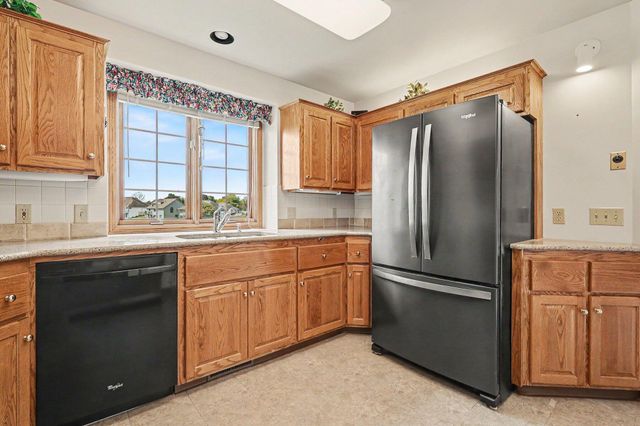 9112 Bluff Lake Street, Zeeland, MI 49464