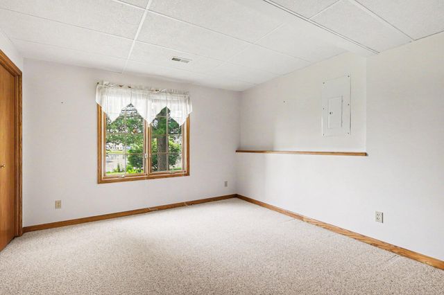 9112 Bluff Lake Street, Zeeland, MI 49464