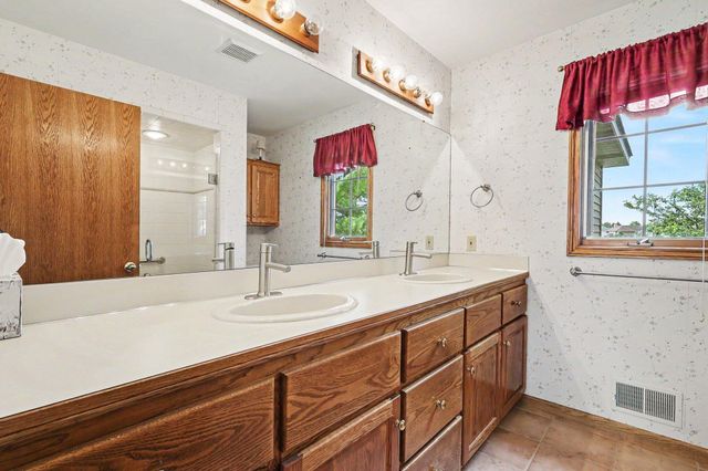 9112 Bluff Lake Street, Zeeland, MI 49464