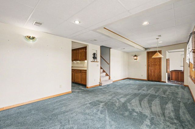 9112 Bluff Lake Street, Zeeland, MI 49464