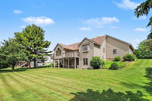 9112 Bluff Lake Street, Zeeland, MI 49464