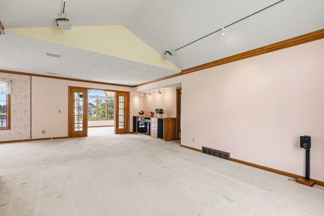 9112 Bluff Lake Street, Zeeland, MI 49464