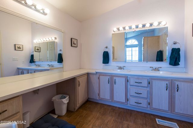 1045 W Barbara Place, Oracle, AZ 85623