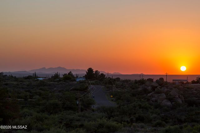 1045 W Barbara Place, Oracle, AZ 85623