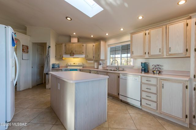 1045 W Barbara Place, Oracle, AZ 85623