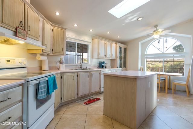1045 W Barbara Place, Oracle, AZ 85623