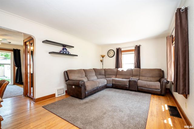 1007 CHESTNUT Street, Pekin, IL 61554