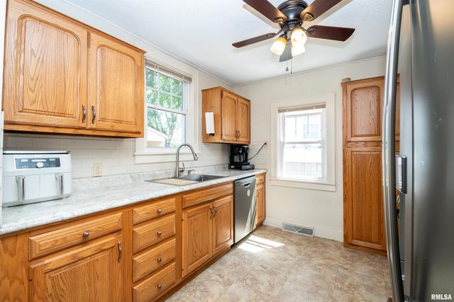 1007 CHESTNUT Street, Pekin, IL 61554