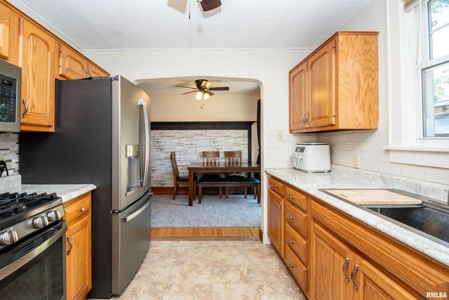 1007 CHESTNUT Street, Pekin, IL 61554