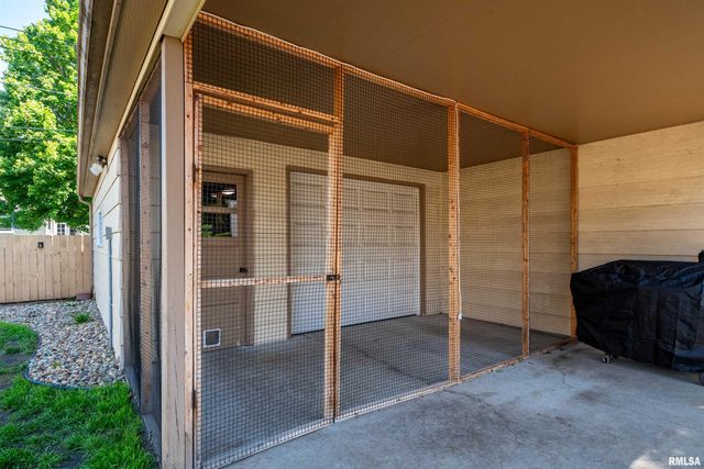 1007 CHESTNUT Street, Pekin, IL 61554