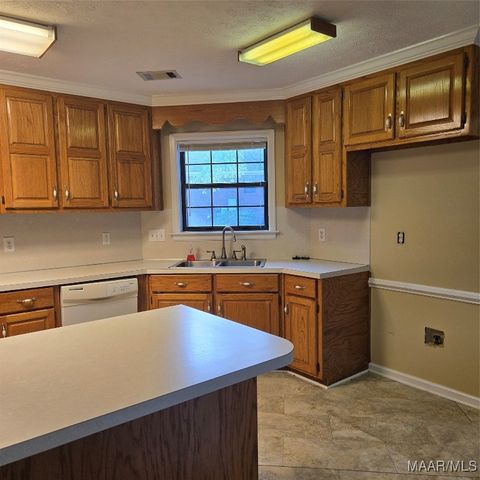 1670 RAMBLING BROOK Lane, Prattville, AL 36066