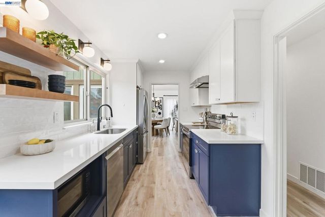 1163 Admiralty Ln, Alameda, CA 94502