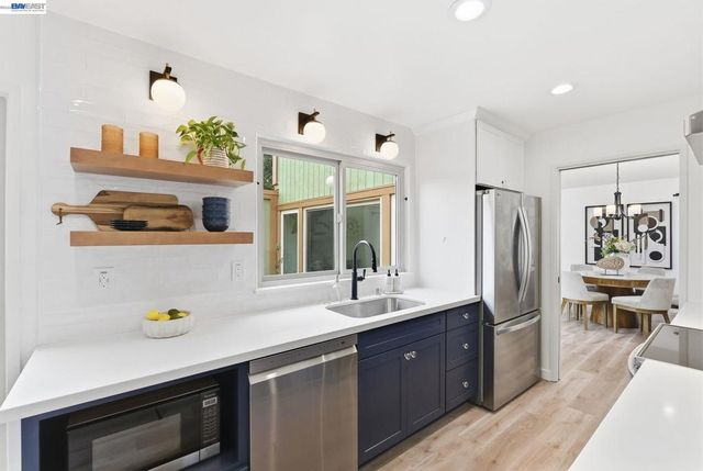 1163 Admiralty Ln, Alameda, CA 94502