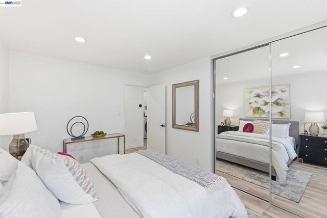 1163 Admiralty Ln, Alameda, CA 94502